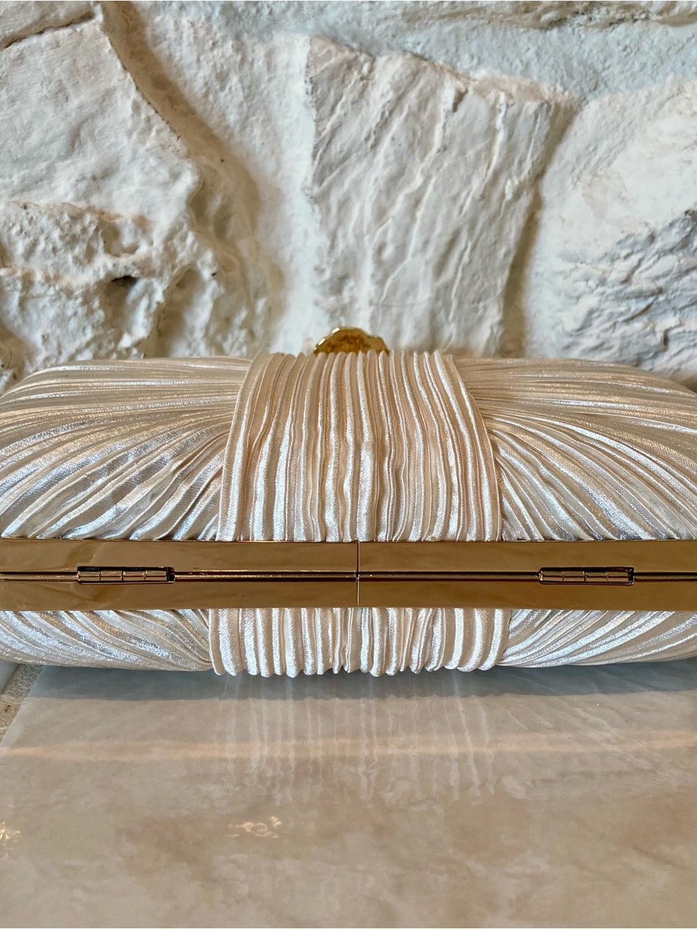 NWT House of Harlow 1960 evening clutch/crossbody -cream satiny pleated fabric - Picture 10 of 12